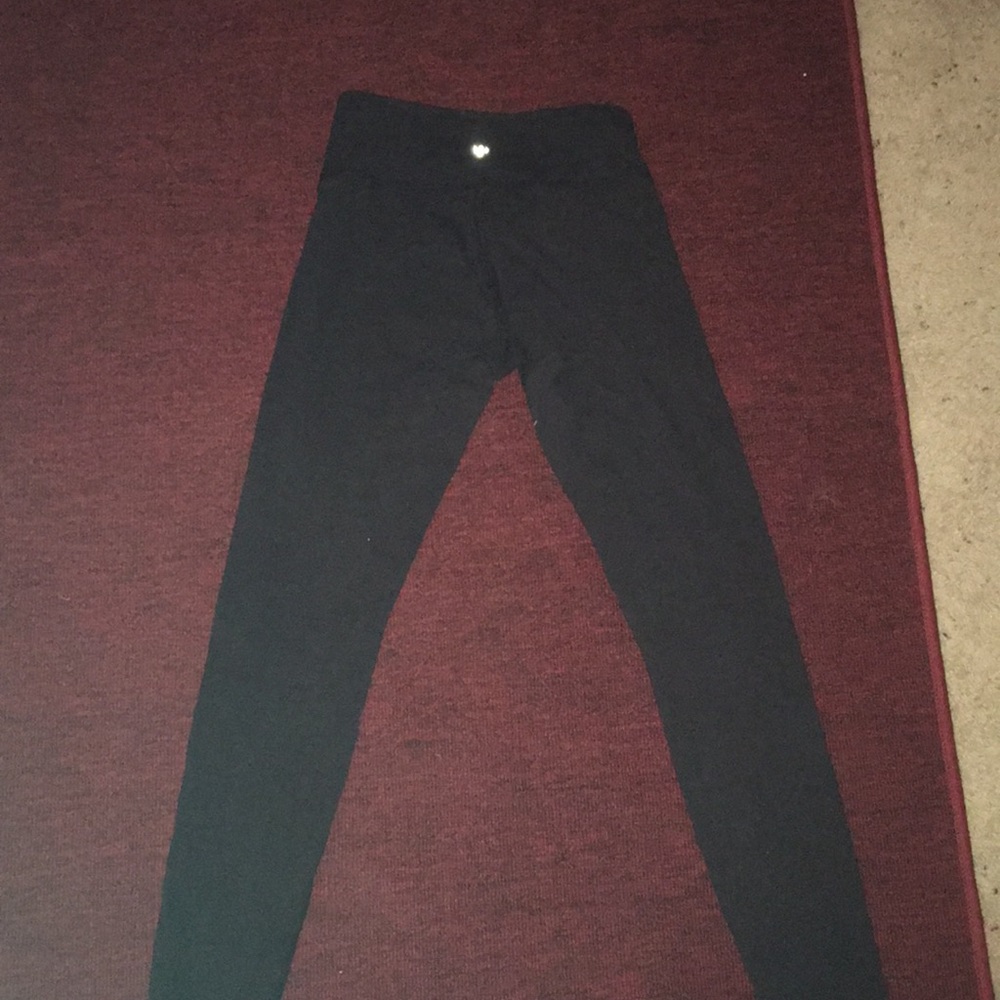 Black lululemon reversible under wunders
